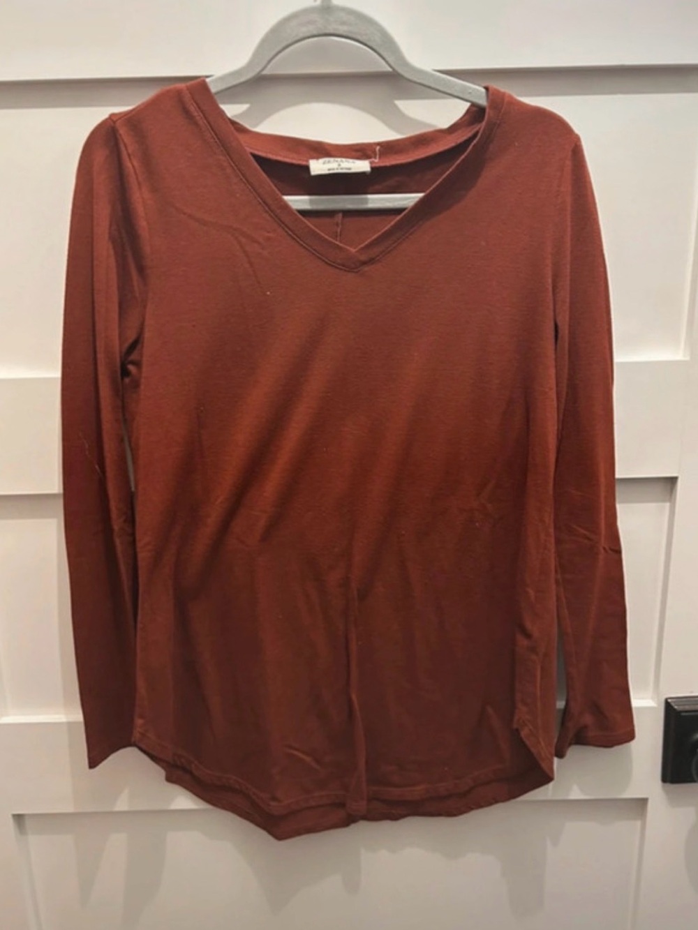 Women's V-Neck Long Sleeve Top - Rustic Brown